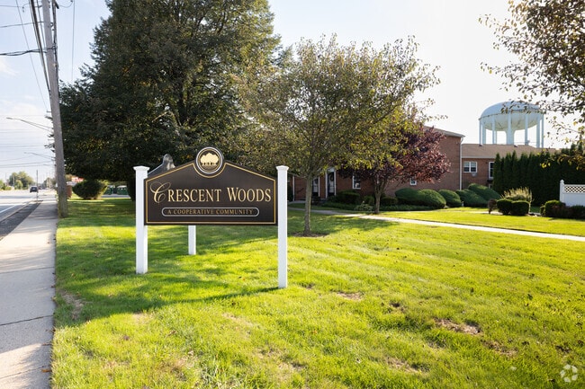 Photo - Crescent Woods