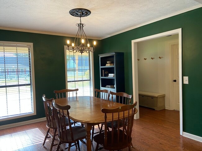 Photo - 16 N Chestnut Dr