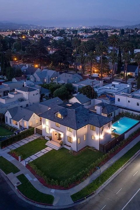 Photo - 300 N Plymouth Blvd