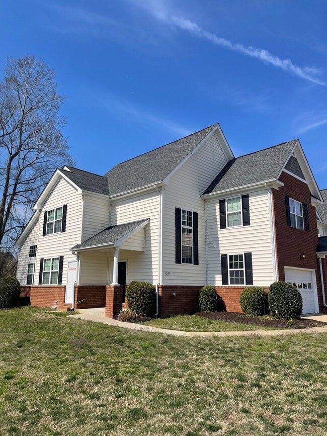 Photo - 1201 Rustads Cir