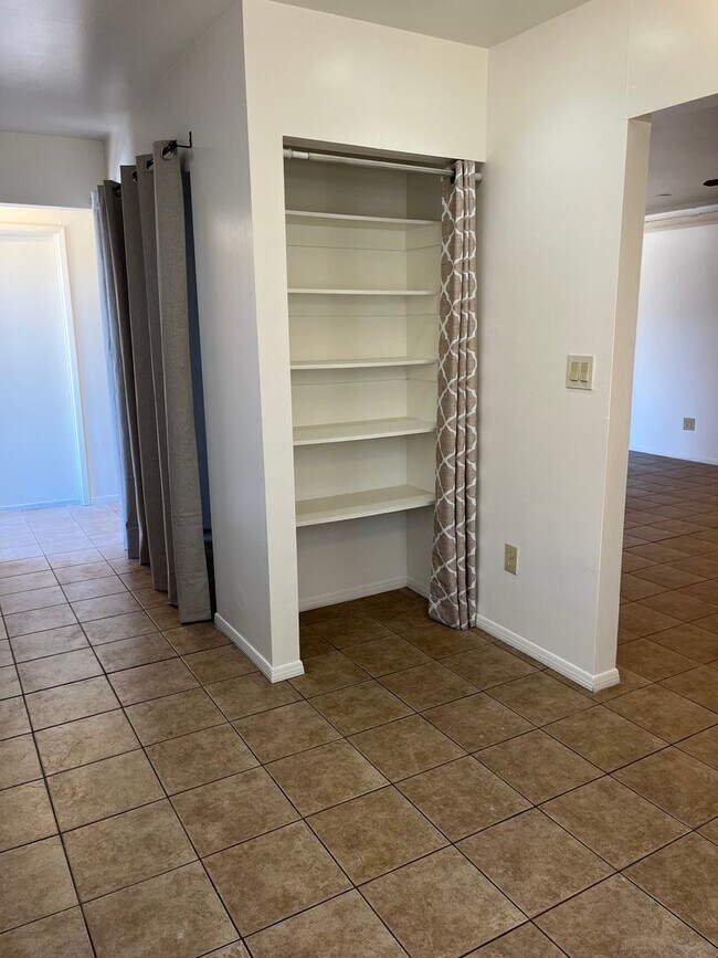 Photo - 3028 N Corrine Dr Unidad B