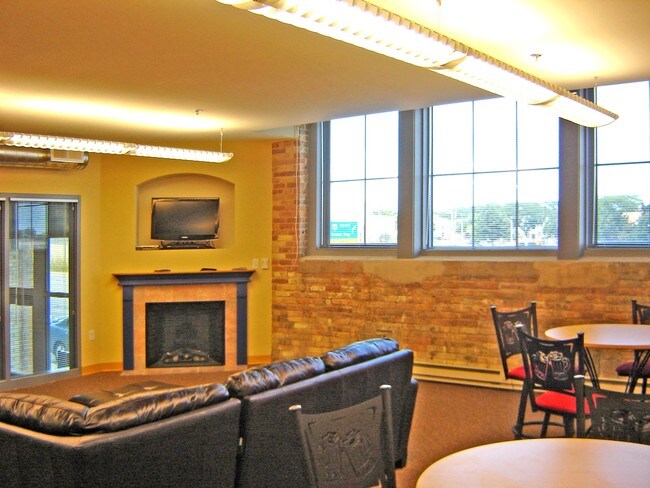Blue Ribbon Lofts For Rent In Milwaukee Wi Forrent Photo Blue Ribbon Lofts