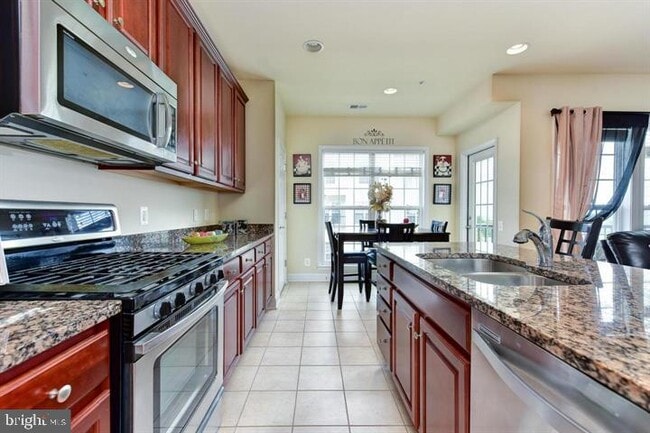 Photo - 20655 Sibbald Square Townhome