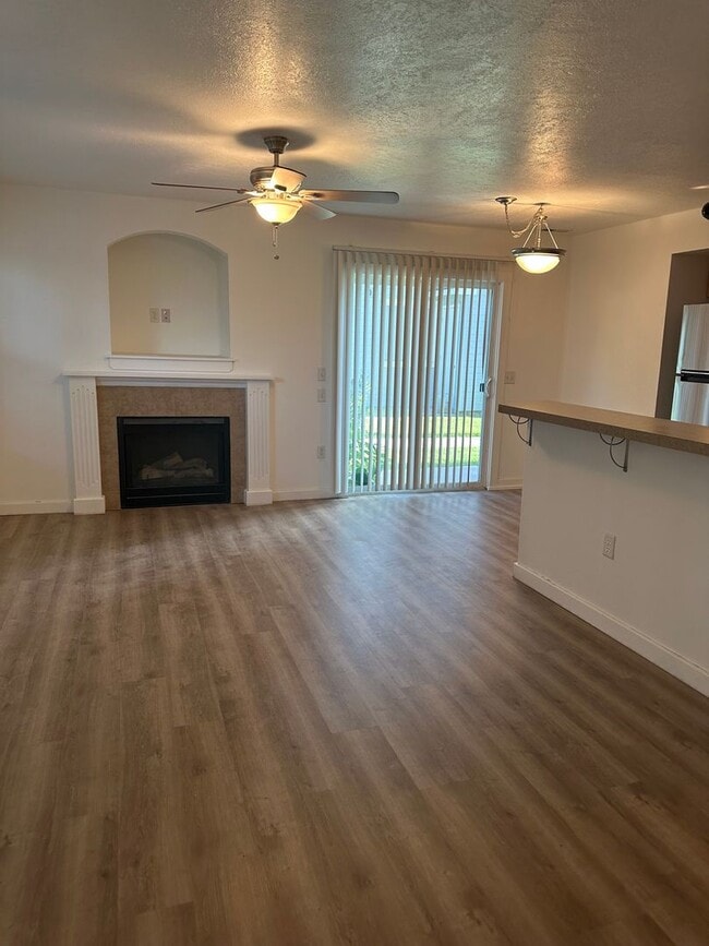 Photo - Cute 3 bedroom, 2 bath townhome with Community Pool in Boise