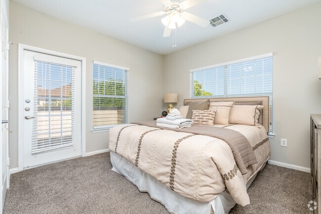 1BR, 1BA - 839SF
