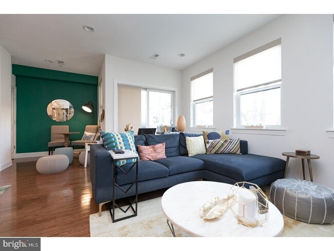 Photo - 1253 N Mascher St Unit B