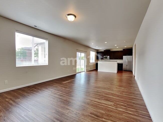 Photo - 2748 Moore Ave