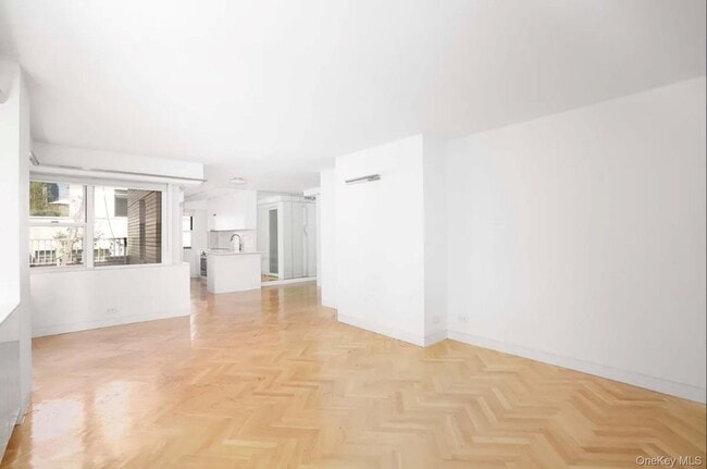 Photo - 153 E 57th St Unidad 20C