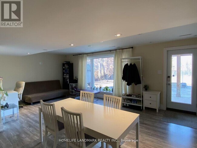 Photo - 120 Argonne Crescent