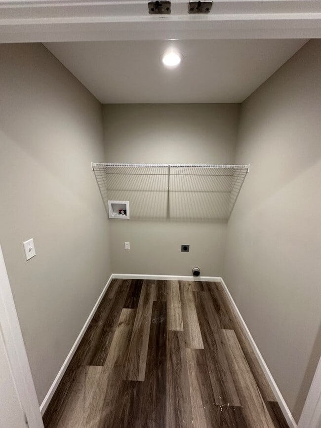 Photo - 1081-MF3-E Unit A