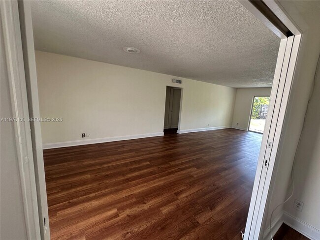 Photo - 3033 NW 68th St Unit 12E