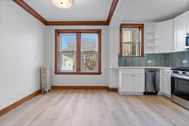 Photo - 5408 W George St Unit 1