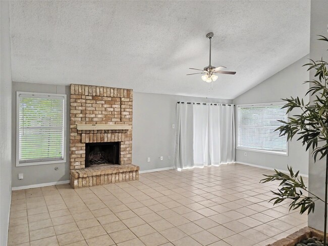 Photo - 7410 Songwind Ln