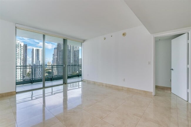 Photo - 92 SW 3rd St Unit 2712