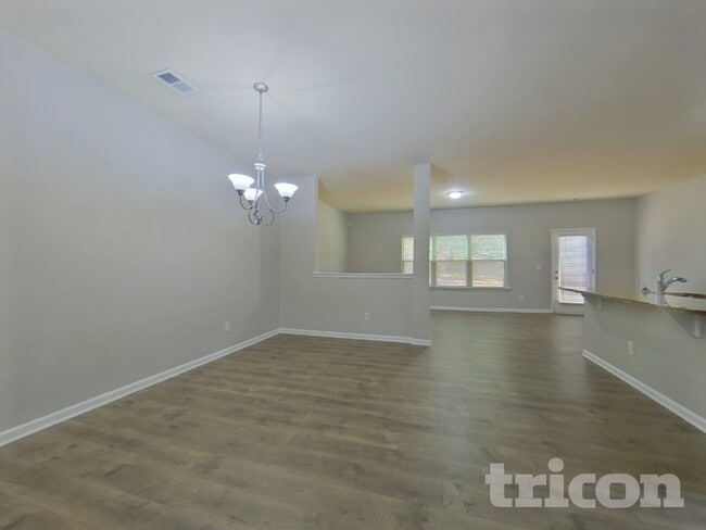 Photo - 3303 Lowland Dr