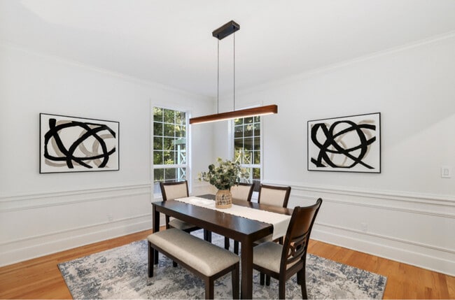 Photo - 2541 Lynnwood Ave NE