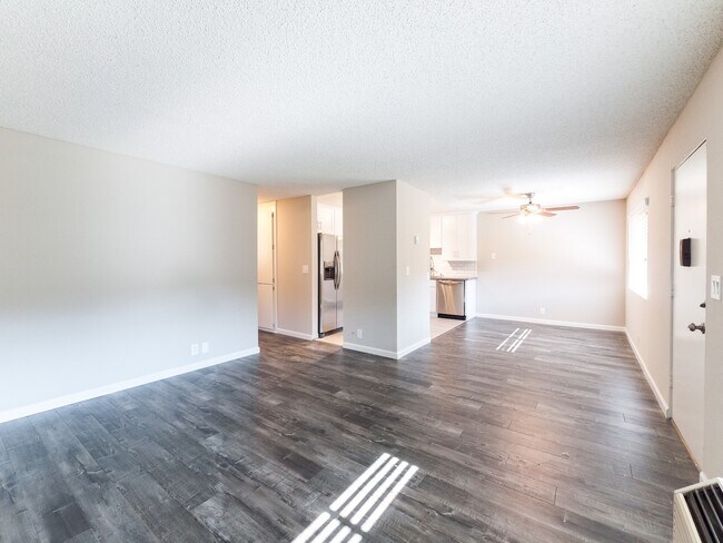 Photo - Montrose Villa Apartments