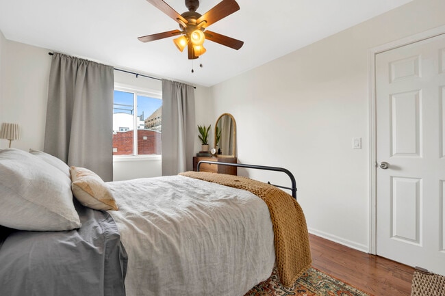 Photo - 1646 W Julian St