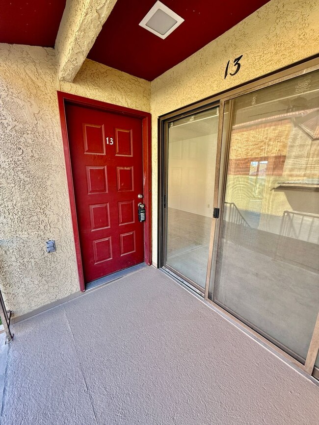Photo - One Bedroom, TWO Bath apartment in Downtow...