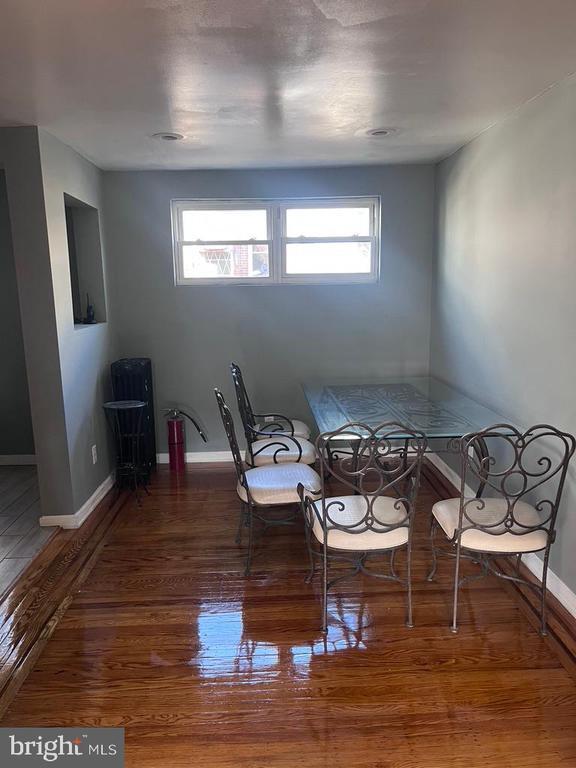 Photo - 4737 Vista St