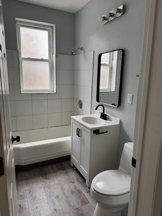 Photo - 11915 S Lowe Ave