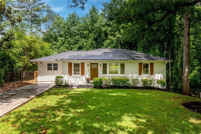 Building Photo - 2093 Wildrose Dr