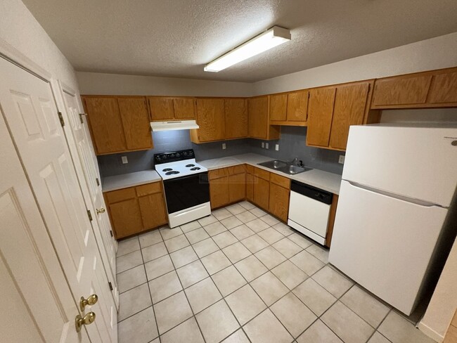 Photo - 2807 Edgefield Unit 2807 Edgefield  B