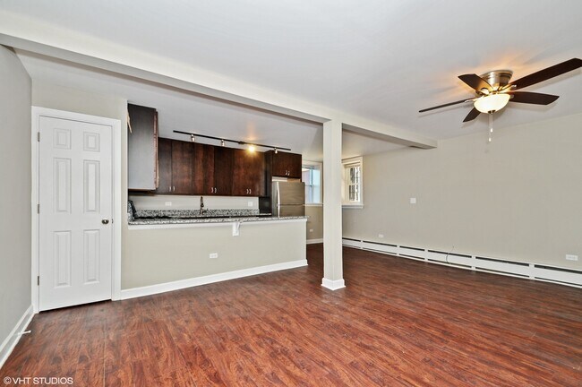 Photo - 644 W Wrightwood Ave Unidad 15