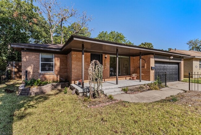 1351 Dell Oak Dr