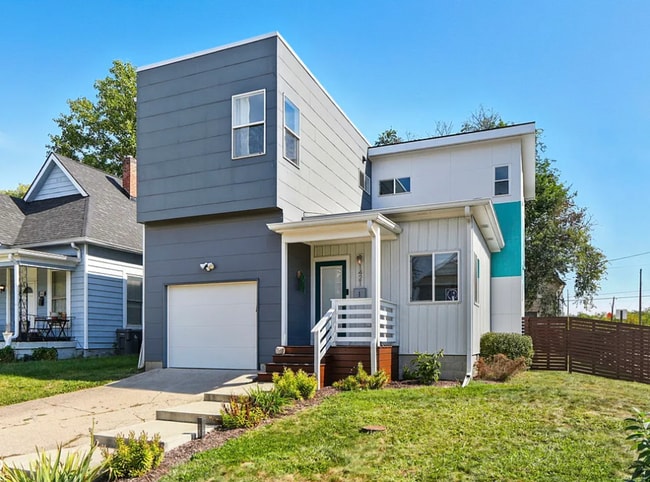 Building Photo - Beautiful 3 Bedroom 2.5 Bathroom Home!