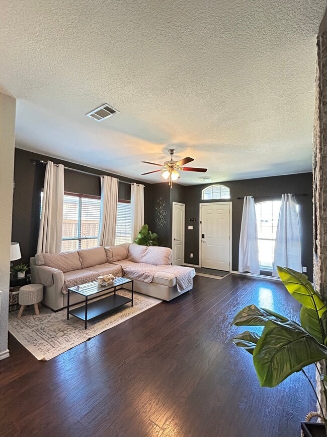 Photo - 2835 Becki Dr