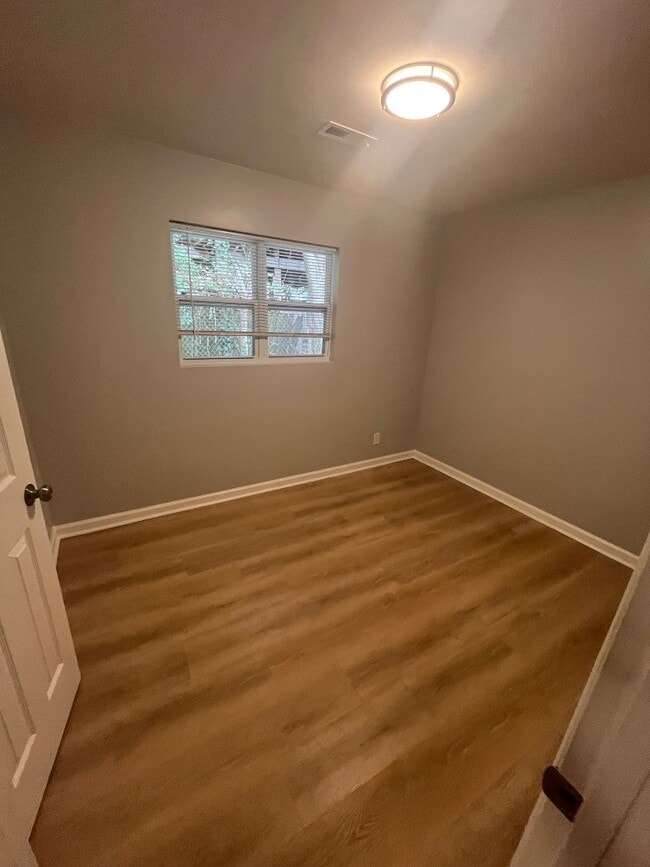 Photo - 2512 Dundeen St