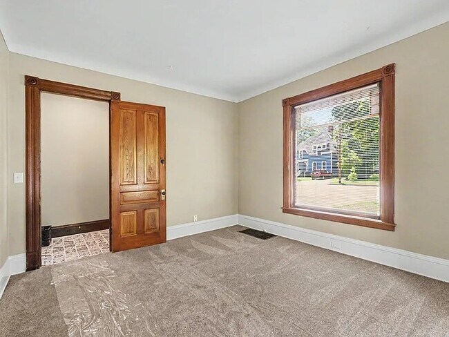 Photo - 710 Wheaton Ave Unit #3