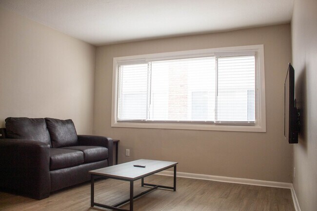 Photo - 108 E Healey