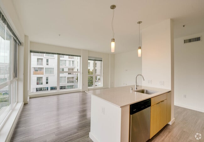 2BR, 2BA - 1251SF