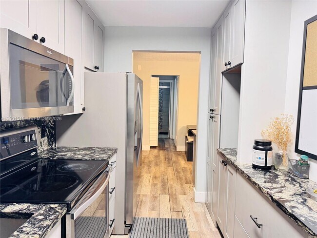 Photo - 1340 Lincoln Rd Unidad 805