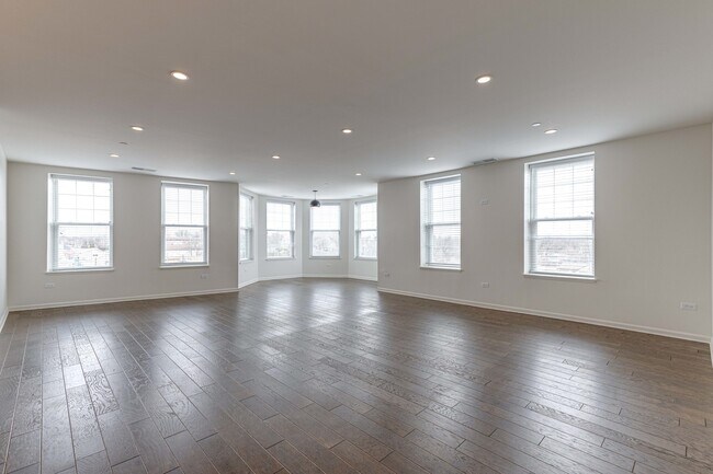 Photo - 115 Lake St Unit 313