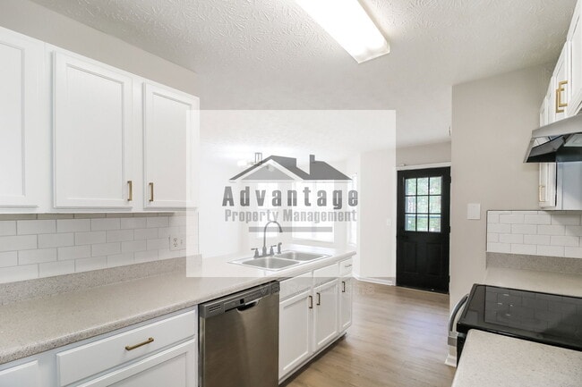 Photo - 2878 Norfair Loop