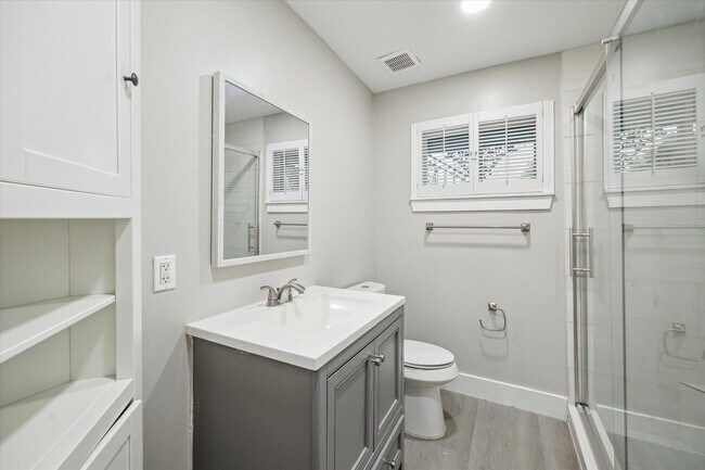 Photo - 2207 Mimosa Dr