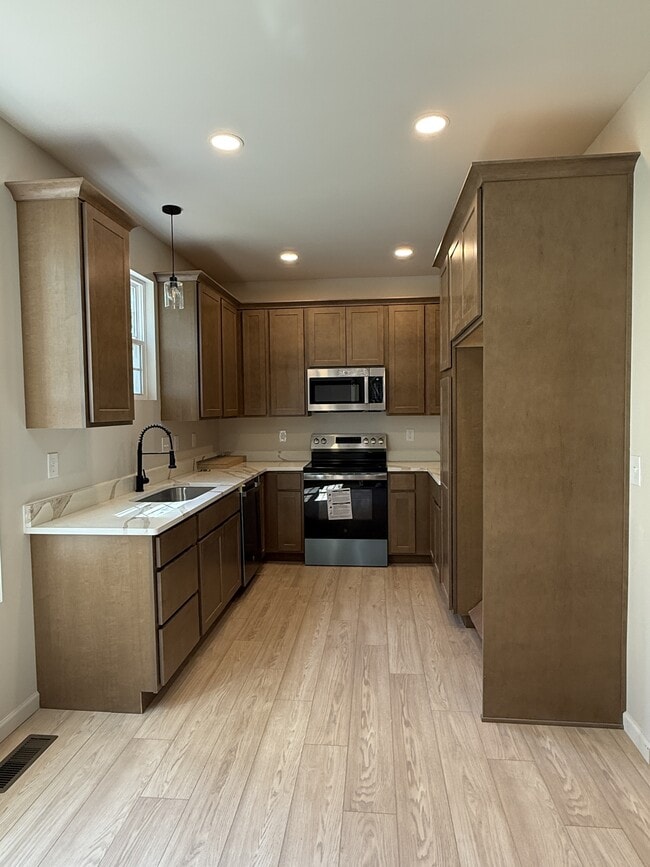 Photo - 2213 Cityview Ave