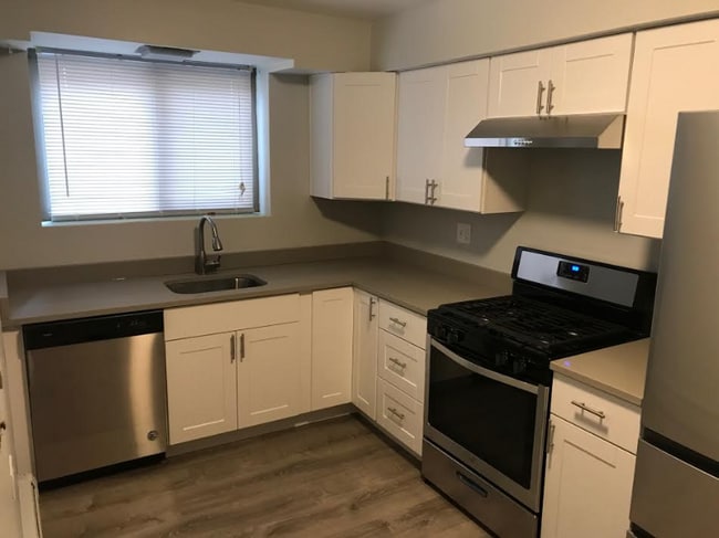 Photo - 1119 Greenleaf Ave Unit 1 Bedroom