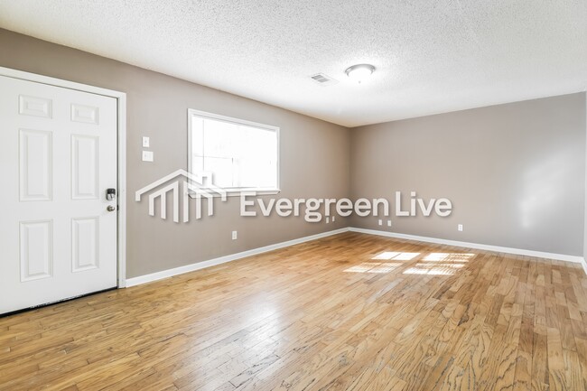 Photo - 923 Edgehill