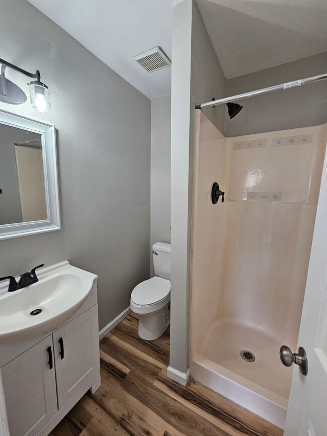 Photo - 112 Basswood Ct