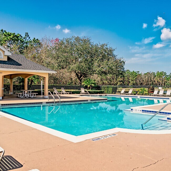 Community pool - 13308 Phoenix Dr Unidad 13308 Phoenix Dr