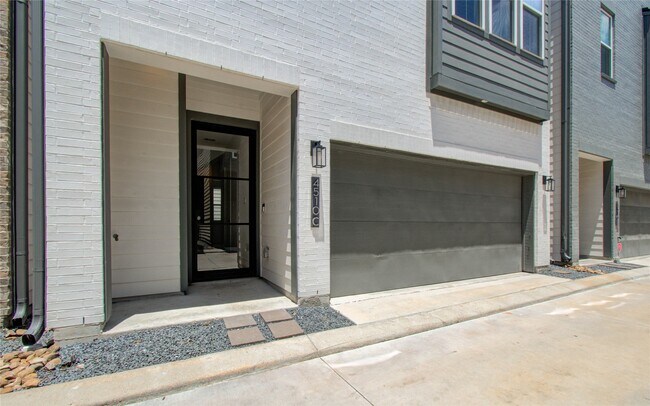 Photo - 4510 Old Yale St