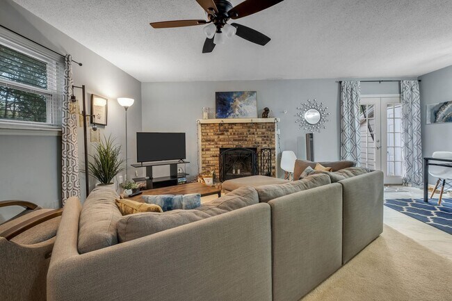 Photo - 2815 Misty Garden Cir