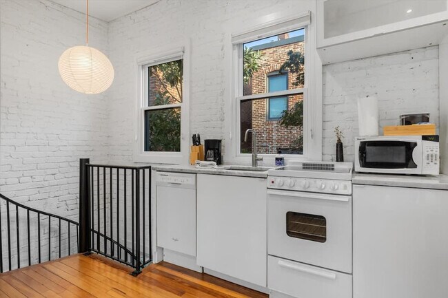 Photo - 915 R St NW Unit ID1037701P