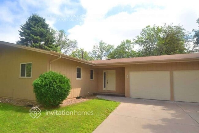 Building Photo - 7818 Hampshire Cir N