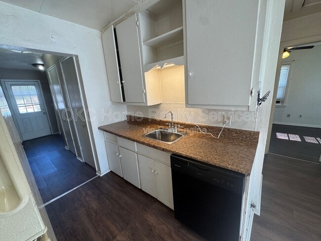 Photo - 717 SE 27th St