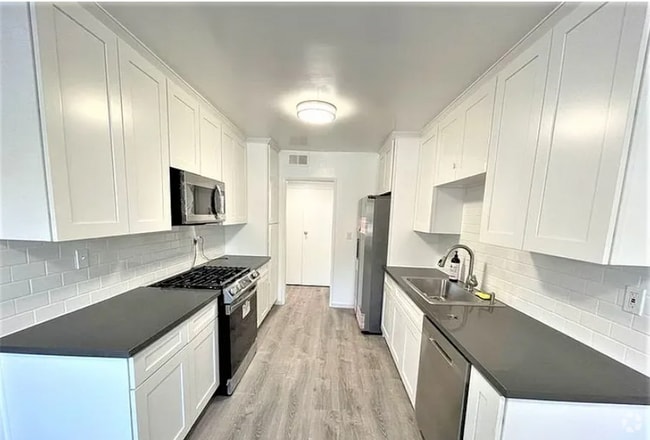 Building Photo - 6133 Whitsett Ave Unit 1 Rental